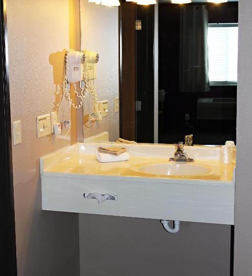 Стандартный Номер Кровать Кинг, Capri Inn & Suites   Beatrice