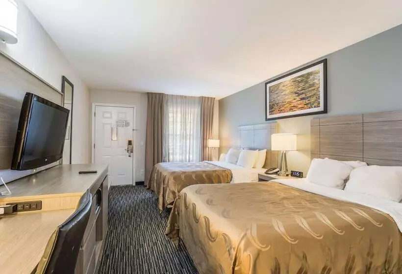 ２ダブルベッドのスタンダードルーム, Quality Inn Gallatinnashville Metro