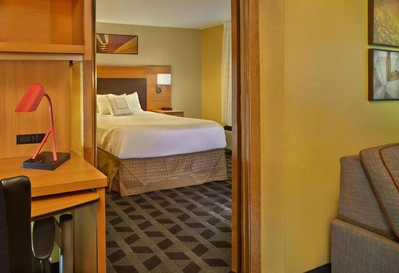 جناح, Residences At Tewksbury