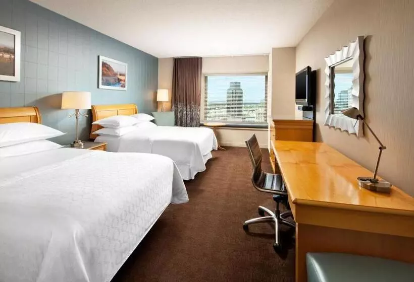 اتاق استاندارد در طبقه همکف, Sheraton Grand Sacramento