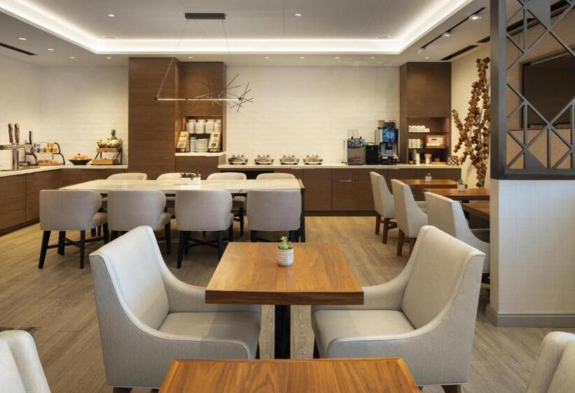 سوئیت کلاب, Sheraton Grand Sacramento