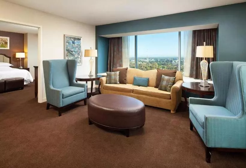 سوییت خانوادگی, Sheraton Grand Sacramento
