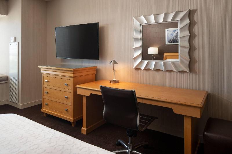 Стандартный Номер Кровать Кинг, Sheraton Grand Sacramento