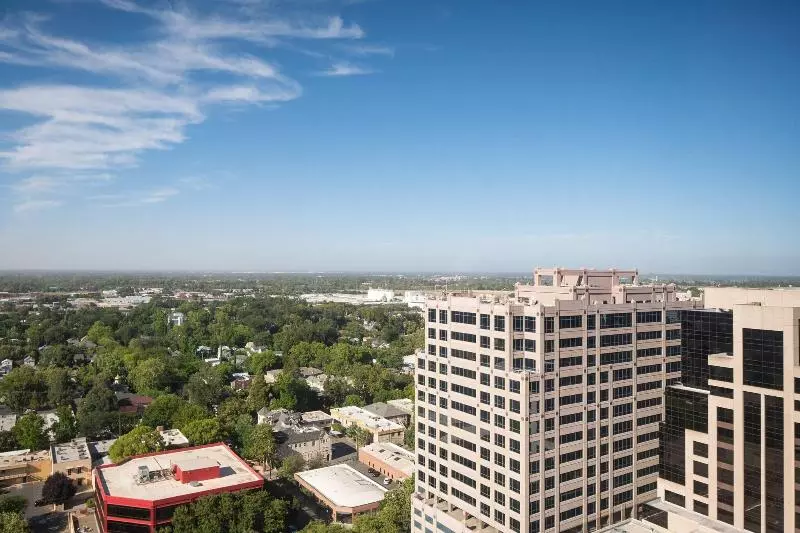 اتاق استاندارد با تخت بزرگ, Sheraton Grand Sacramento