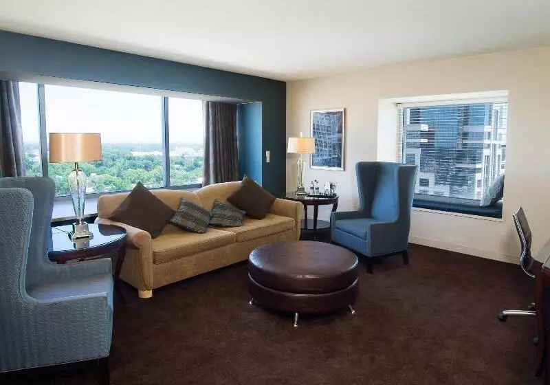 سوئیت کلاب, Sheraton Grand Sacramento
