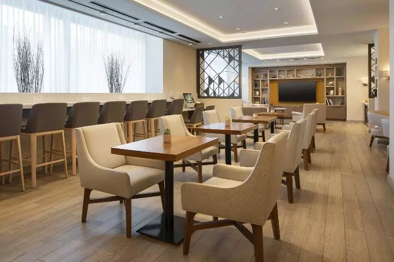 سوئیت کلاب, Sheraton Grand Sacramento