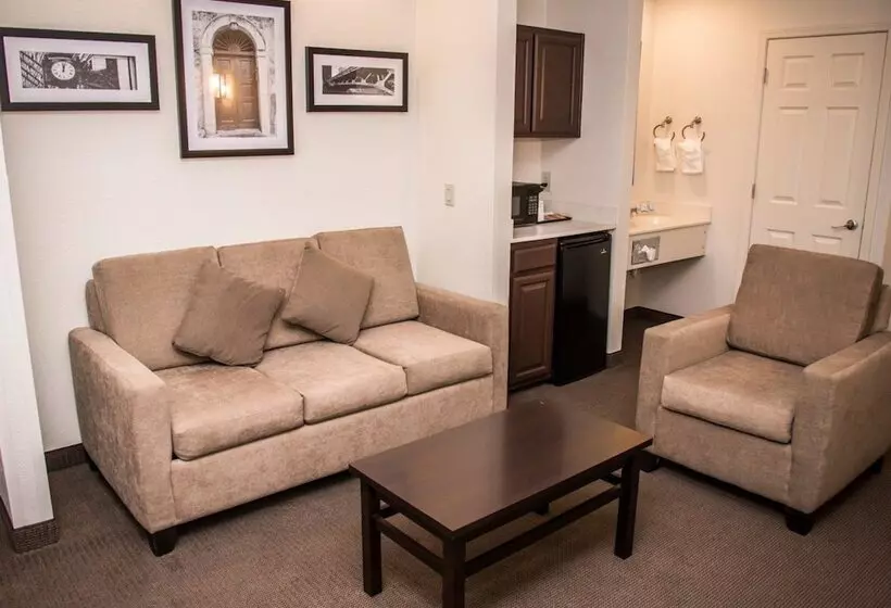 スイート, Sleep Inn & Suites At Concord Mills