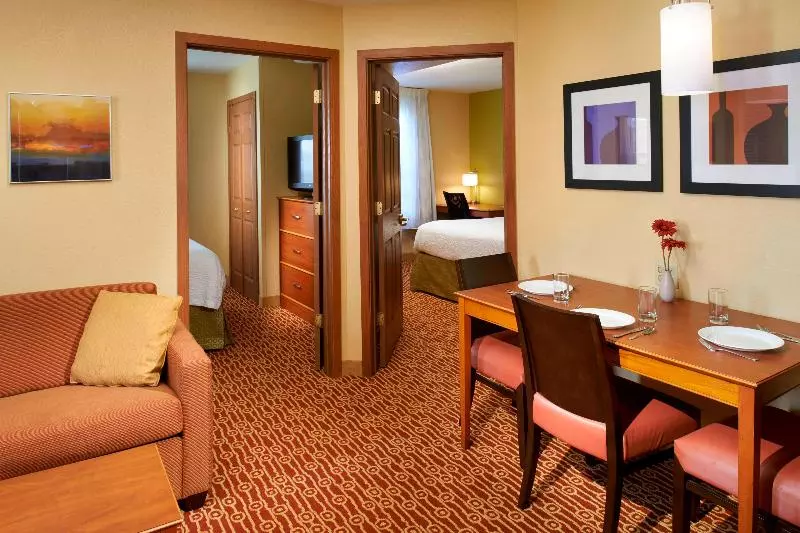 クイーンサイズベッドのスイートルーム, Sonesta Simply Suites Detroit Novi