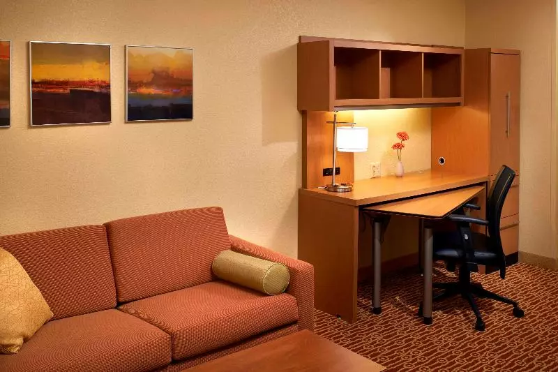 クイーンサイズベッドのスイートルーム, Sonesta Simply Suites Detroit Novi