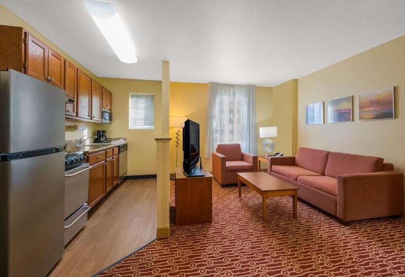 جناح سرير ملكى, Sonesta Simply Suites Detroit Novi