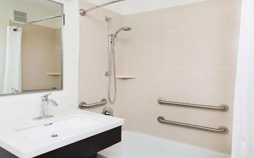 身障者適用スイートルーム, Sonesta Simply Suites Detroit Novi