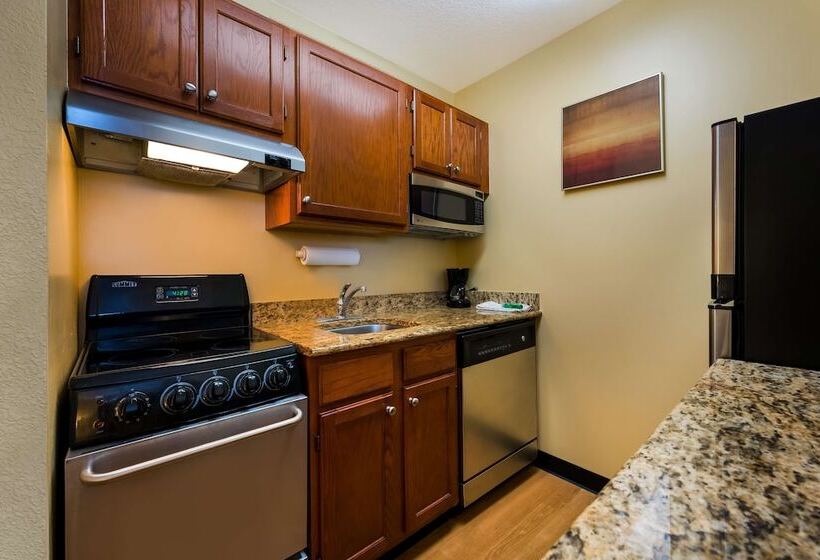 جناح لذوى الاحتياجات الخاصة, Sonesta Simply Suites Detroit Novi