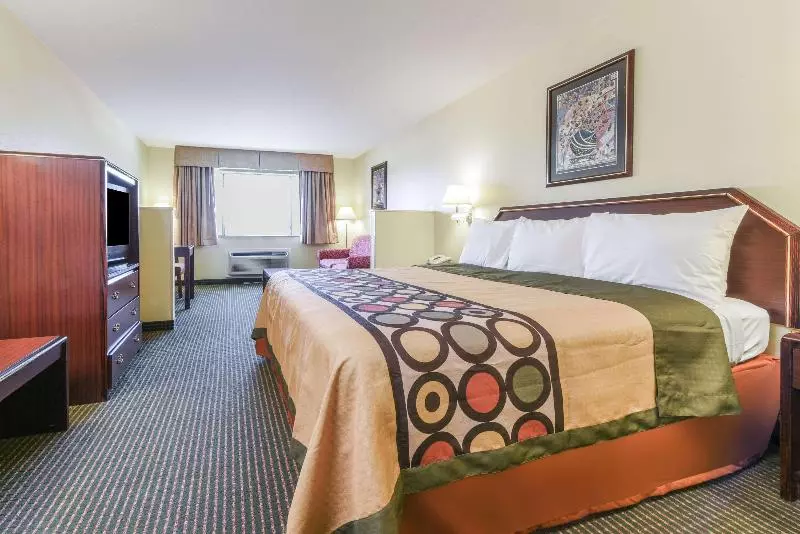 キングサイズベッドのスタンダードルーム, Super 8 By Wyndham Burleson Fort Worth Area