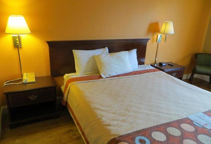 장애인을 위한 스탠다드 룸, Super 8 By Wyndham Dixon/uc Davis