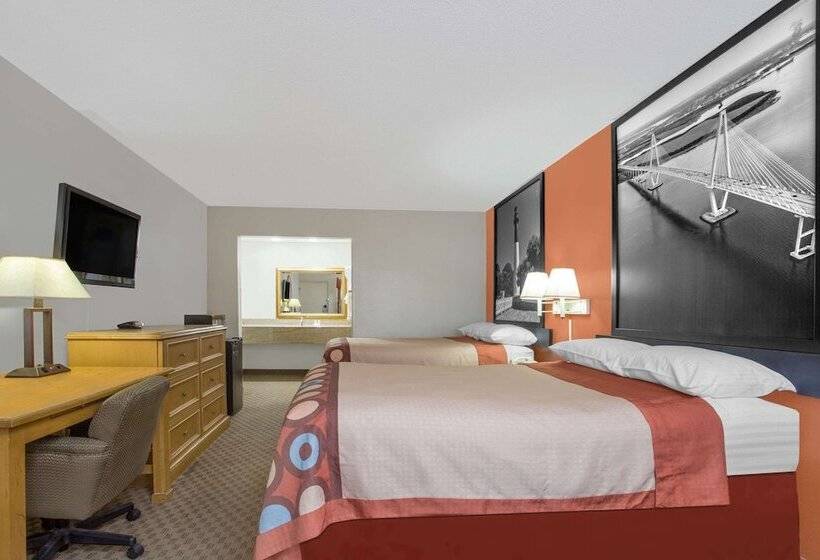 带2个双人床的标准工作室, Super 8 By Wyndham Port Royal/beaufort