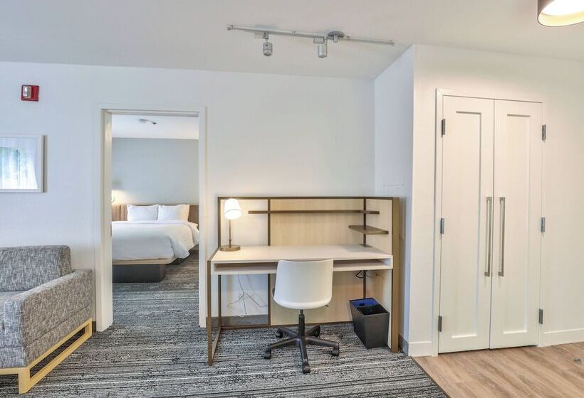 جناح, Towneplace Suites Tallahassee North/capital Circle