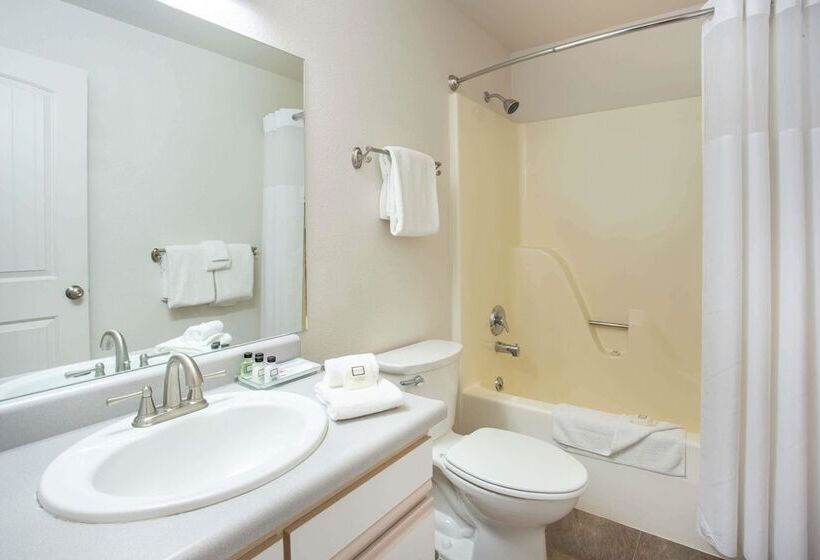 غرفه قياسيه سريرين مزدوجين, Travelodge By Wyndham Gardiner Yellowstone Park North Entr