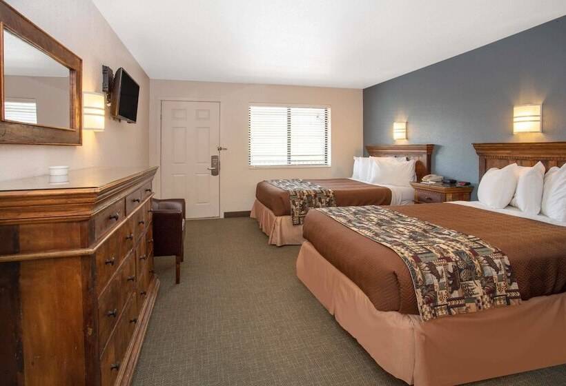 Номер Стандарт 2 Двуспальные Кровати, Travelodge By Wyndham Gardiner Yellowstone Park North Entr