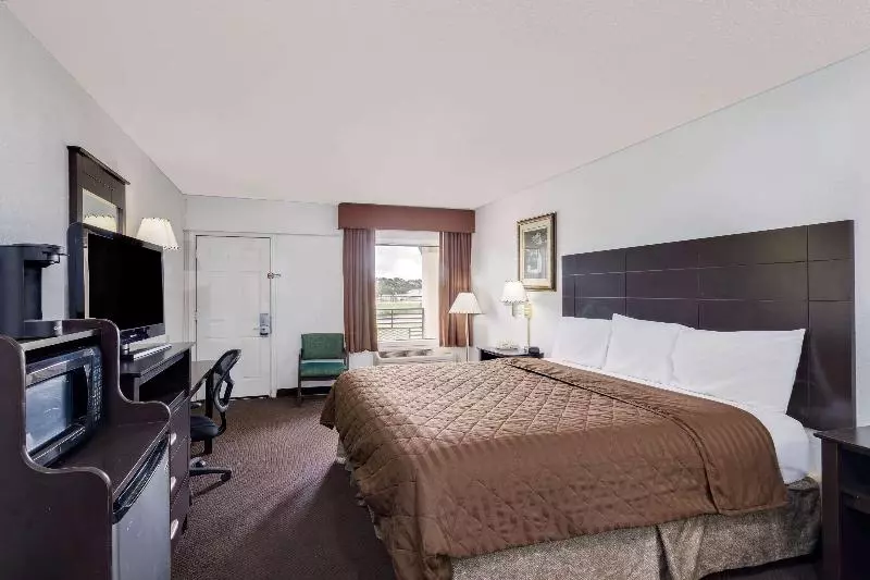 Standard-huone King-vuode, Travelodge By Wyndham Ozona
