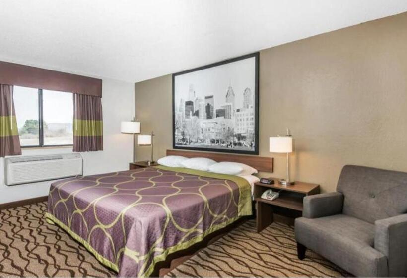 キングサイズベッドのデラックススイート, Super 8 By Wyndham Bedford