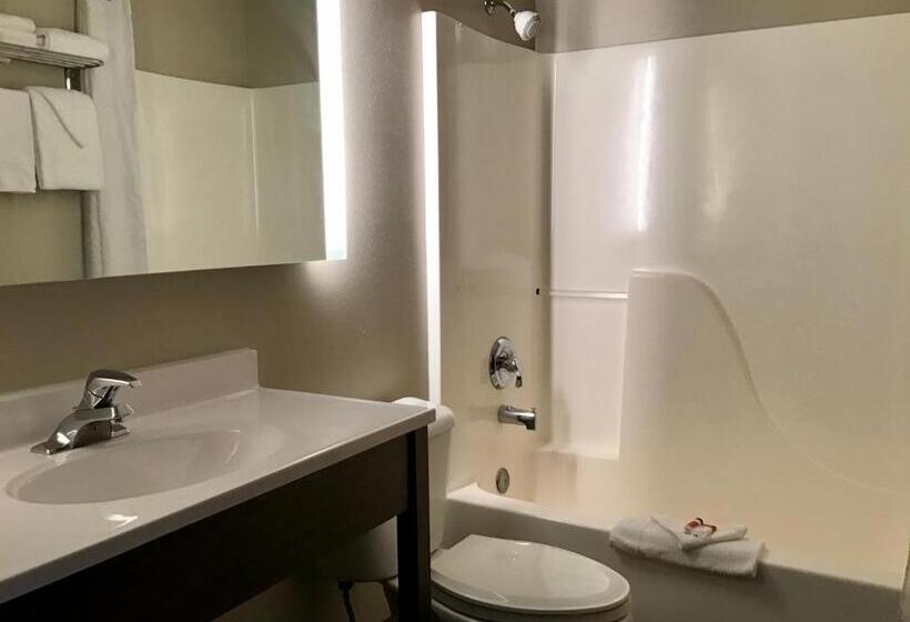 غرفة قياسية سرير كينج, Super 8 By Wyndham Super 8 Blackfoot