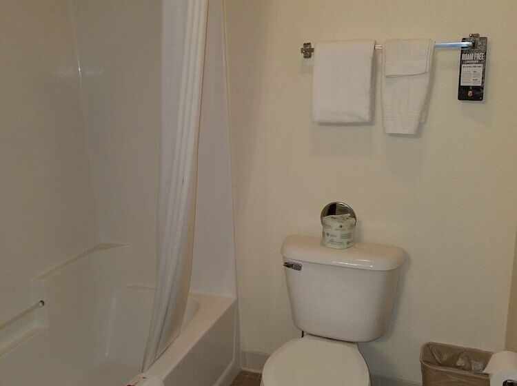 חדר סטנדרט שתי מיטות זוגיות, Super 8 By Wyndham Phillips