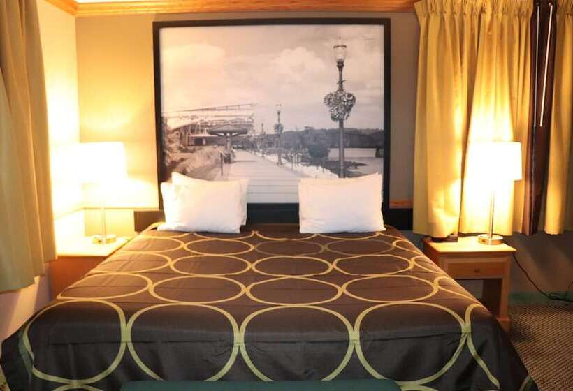 Люкс, Super 8 By Wyndham Sheldon