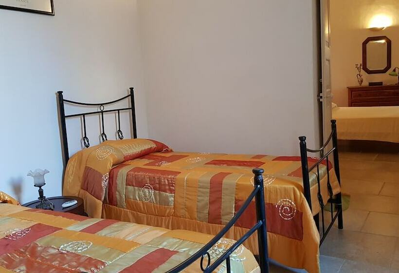 Klasik 4 kişilik Oda, B&b Le Due Corti