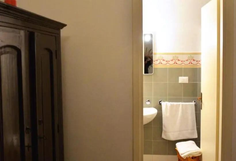 デラックスルーム, B&b Le Due Corti