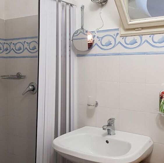 Klasik 4 kişilik Oda, B&b Le Due Corti