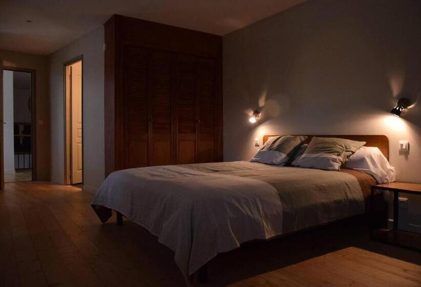 חדר משפחתי, De L'autre Côté