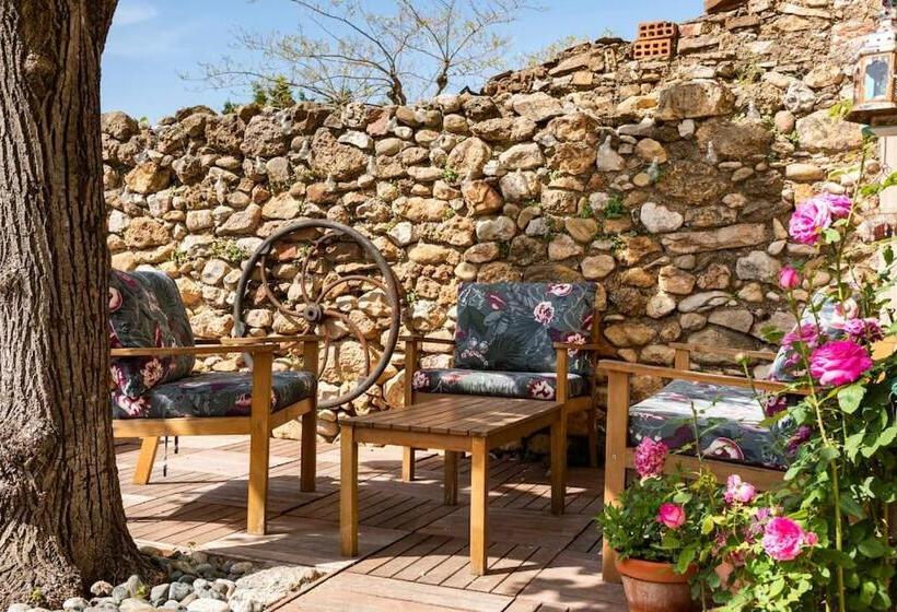 غرفة قياسية, La Calade