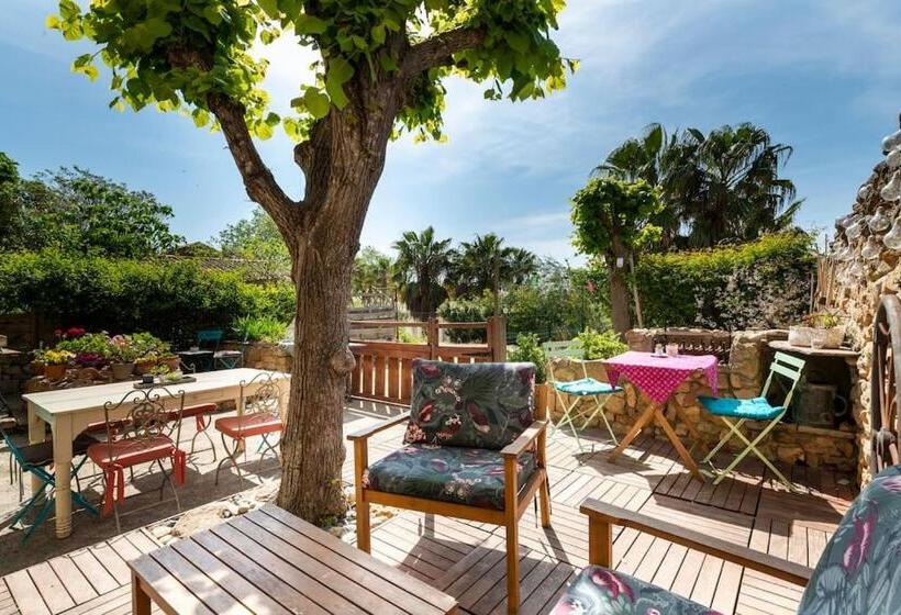 جناح عائلي, La Calade