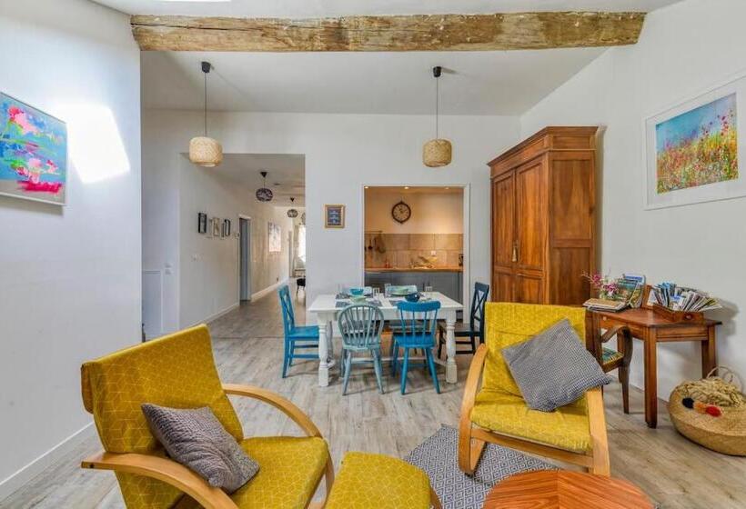 جناح عائلي, La Calade