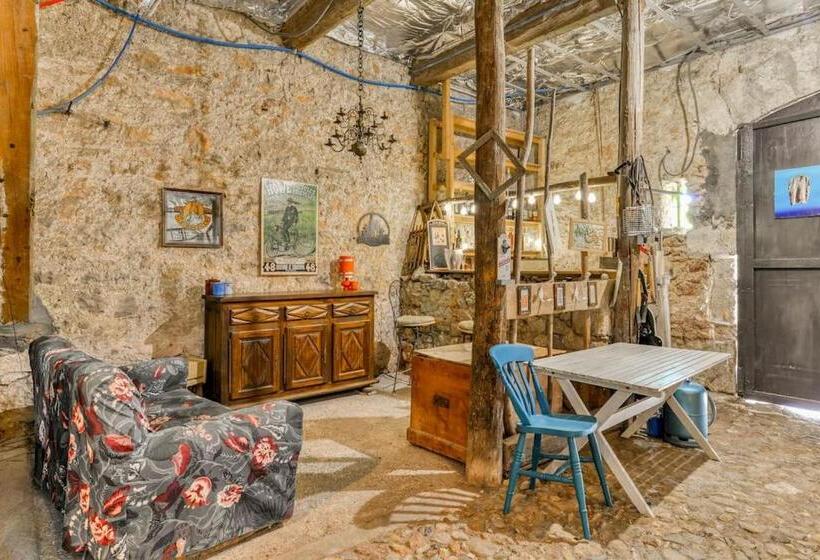 غرفة قياسية مطلّة علي الحديقة, La Calade