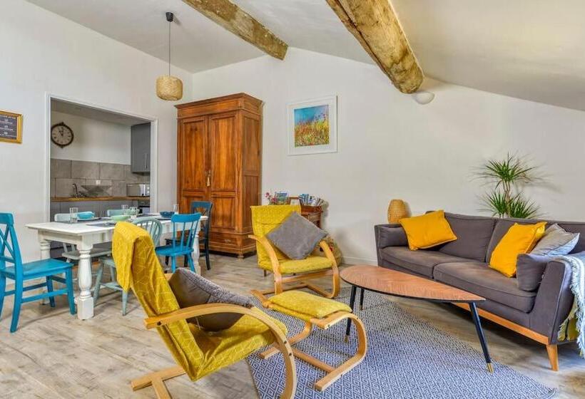 غرفة قياسية, La Calade