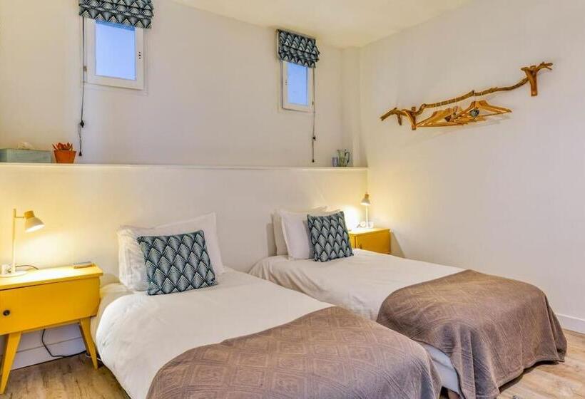 غرفة قياسية, La Calade