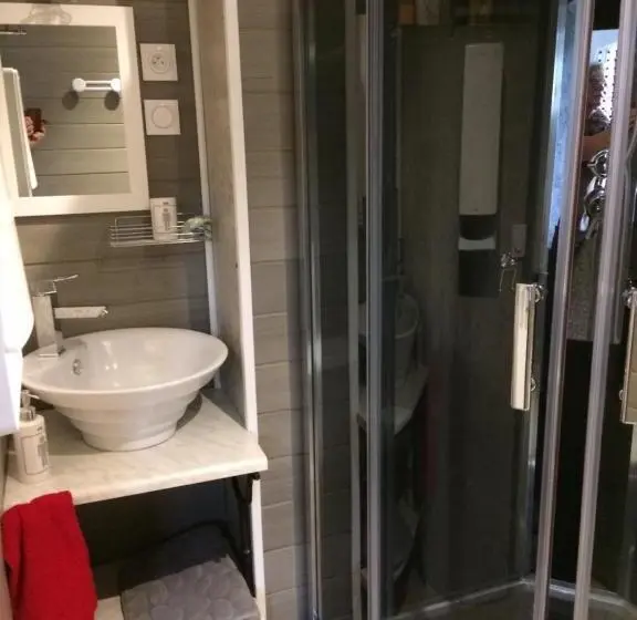 バス共有のスタンダードルーム, Chambres D Hôtes Les Vergers De Louise