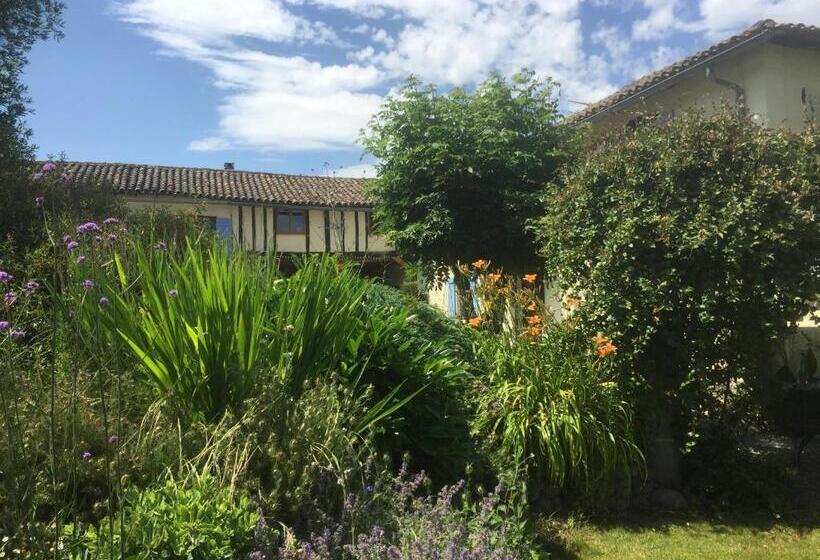 Стандартный внешний трехместный номер с ванной комнатой, Michouat Chambre D Hotes