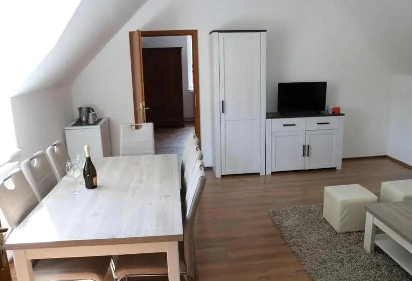 スタンダードスタジオ, Apartmány Divoký Anděl