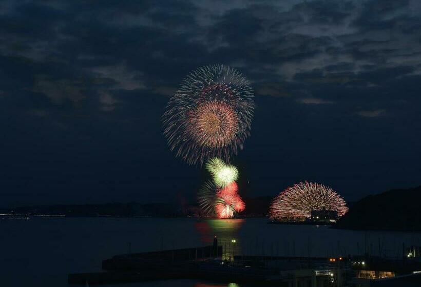 غرفة قياسية حمام مشترك, Hayama Umino