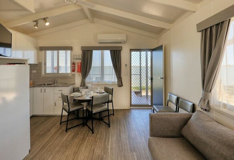 كابينة ديلوكس, Lake Boga Caravan Park