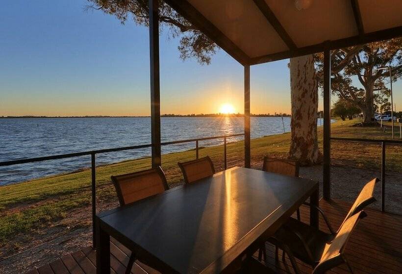 디럭스 코티지, Lake Boga Caravan Park