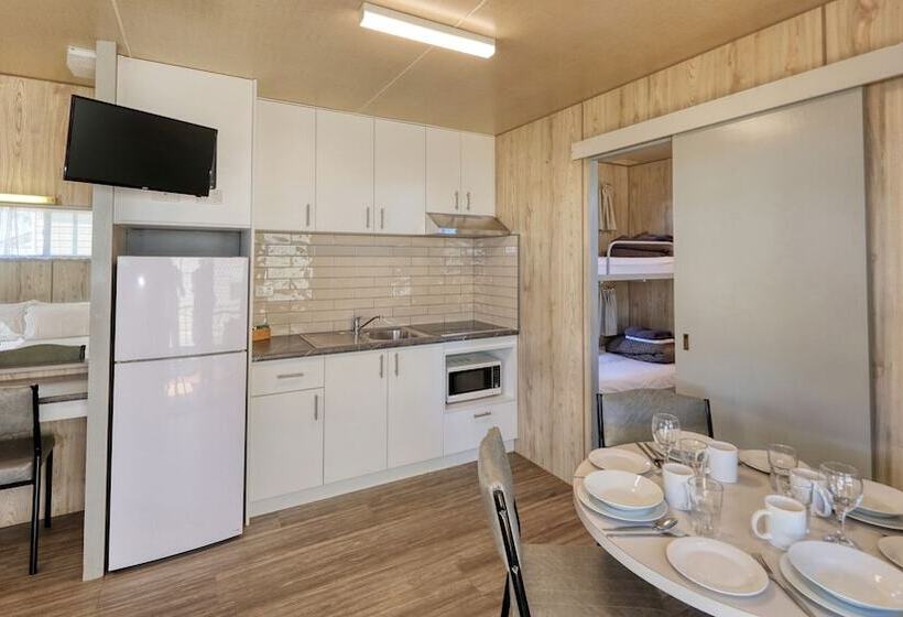 كابينة, Lake Boga Caravan Park