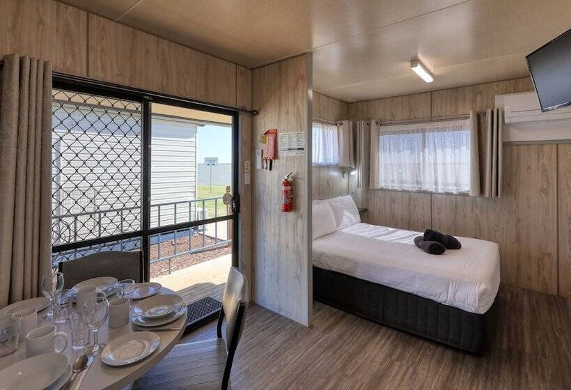 오두막, Lake Boga Caravan Park