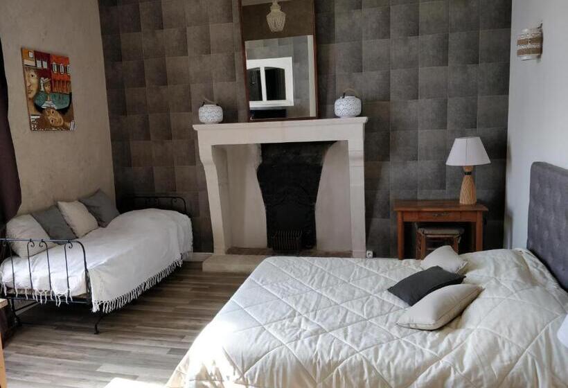 Трехместный Номер Стандарт Вид на Сад, Manoir Le Mingreaud Chambres D Hôtes