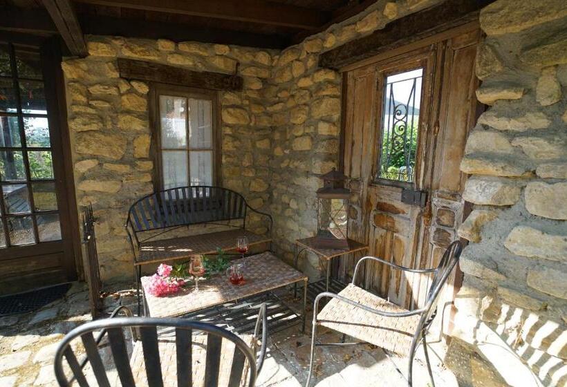 스탠다드 발코니 룸, Le Domaine Du Moulin Foulon