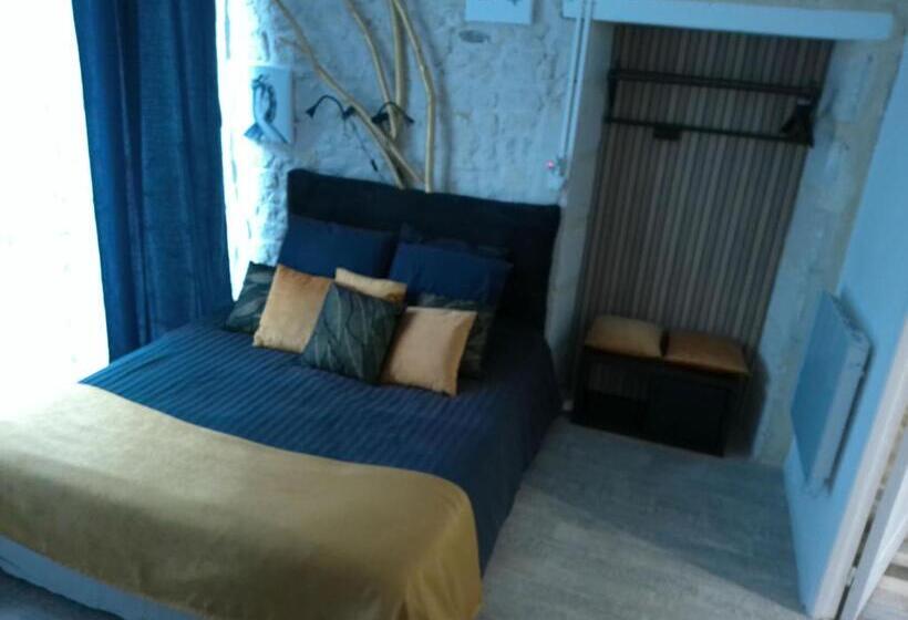 סוויטה משפחתית, A 2 Pas D Azay