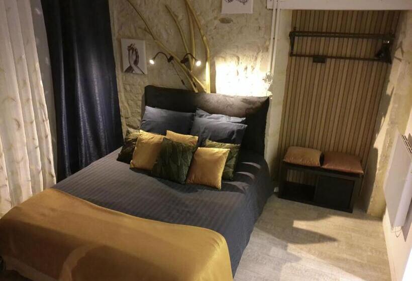 סוויטה משפחתית, A 2 Pas D Azay