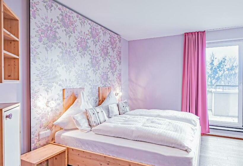 Comfort room with balcony, Johannishof Weincafe & Gastehaus